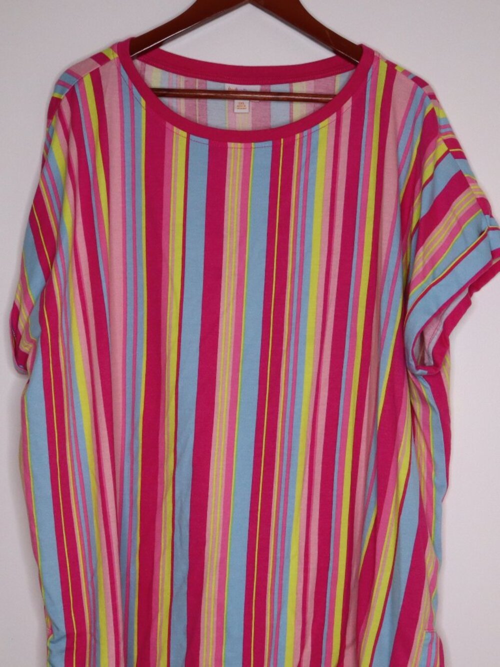 LuLaRoe Leah Tunic Top Womens 3XL Stripes Pink Relaxed Fit S/S Shirt Plus Size